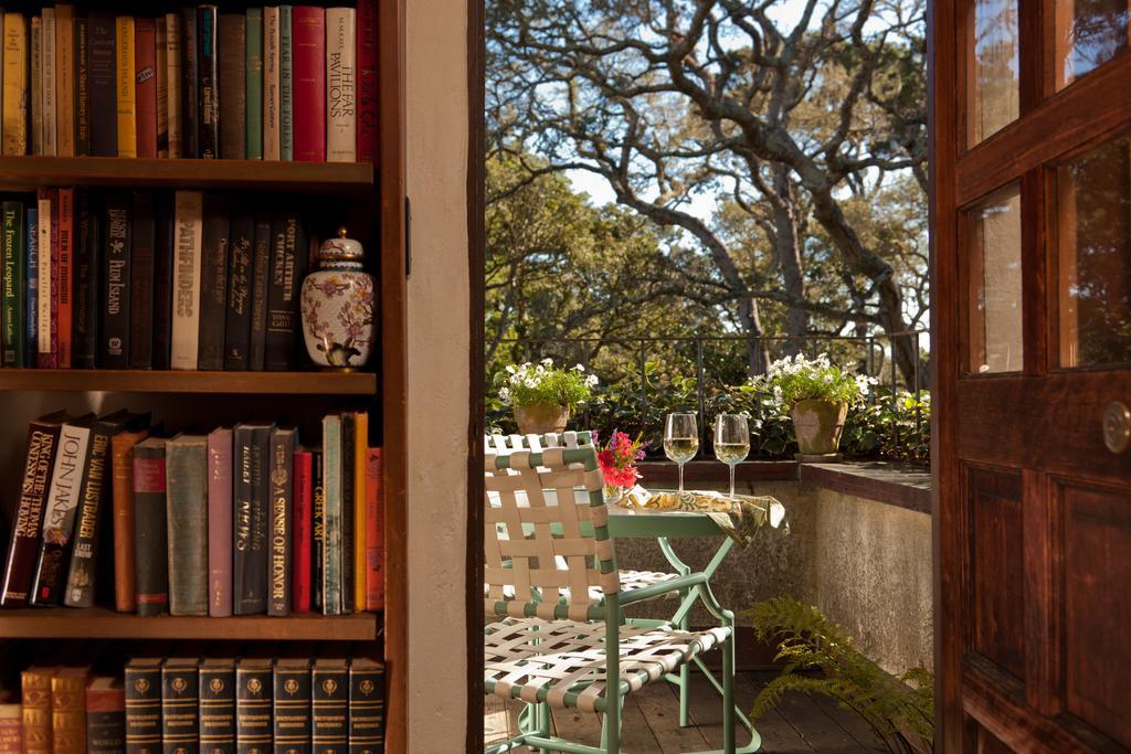 Old Monterey Inn Room photo